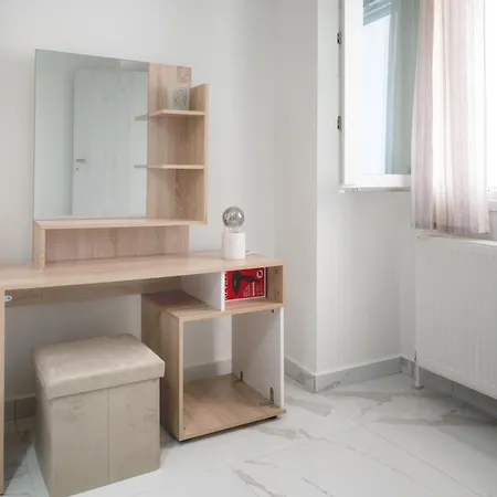 Σπίτι διακοπών Newly Built Detached House With Parking 2 *