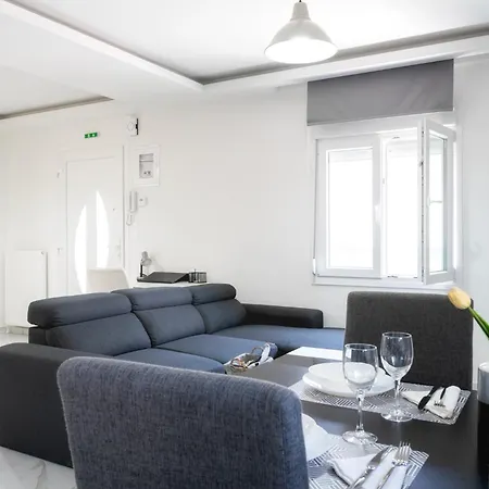 Σπίτι διακοπών Newly Built Detached House With Parking 2 *
