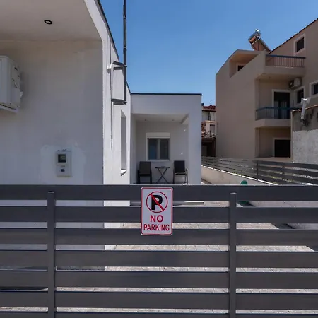 Newly Built Detached House With Parking 2 *