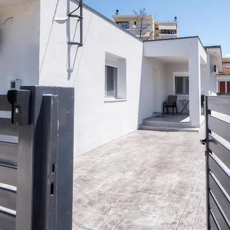 Newly Built Detached House With Parking 2 Σπίτι διακοπών