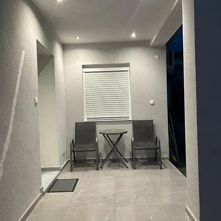 Σπίτι διακοπών Newly Built Detached House With Parking 2